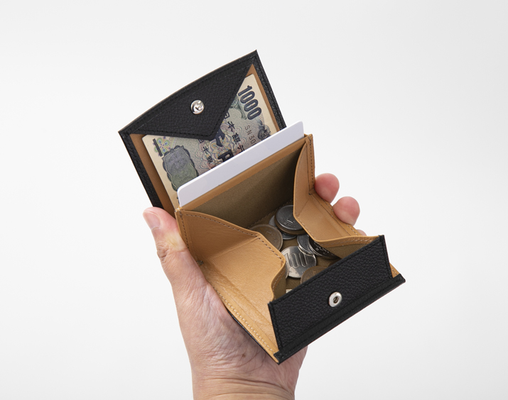 スタイルストア　aioa/薄型二つ折り財布　-ワンアクションで全てに手が届く！薄さと収納力を備えた財布
