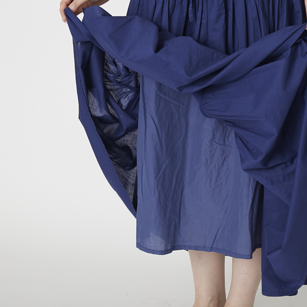 TUTIE./コットンスラブローンロングスカート - 大人女性が穿くための工夫が満載のロングスカート