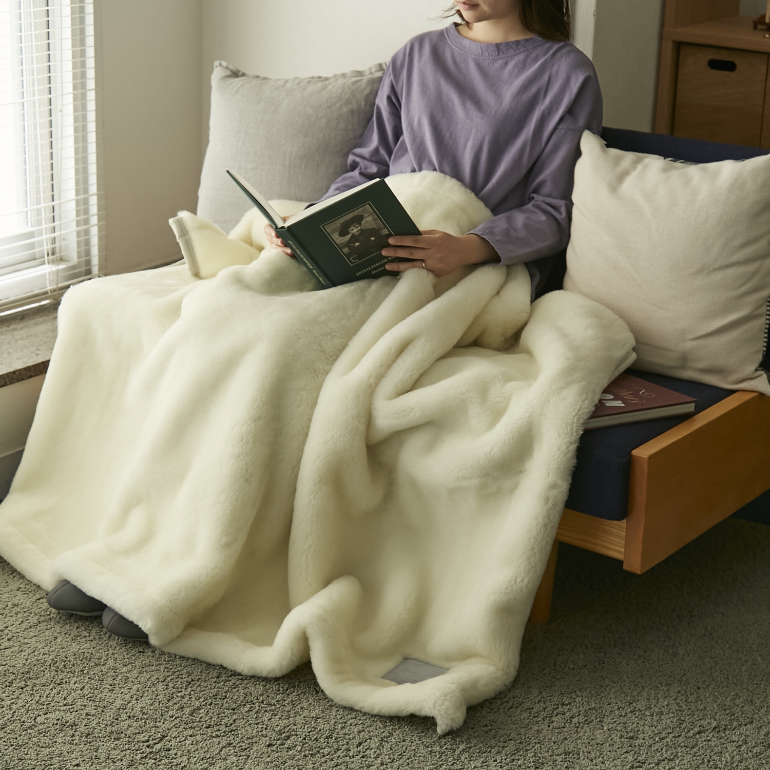 スタイルストア　ハーフ　ニューマイヤー毛布　LOOM＆SPOOL/SERENEウォッシャブルウール　-ウールファーなのに家で洗える、軽くてあたたかい毛布