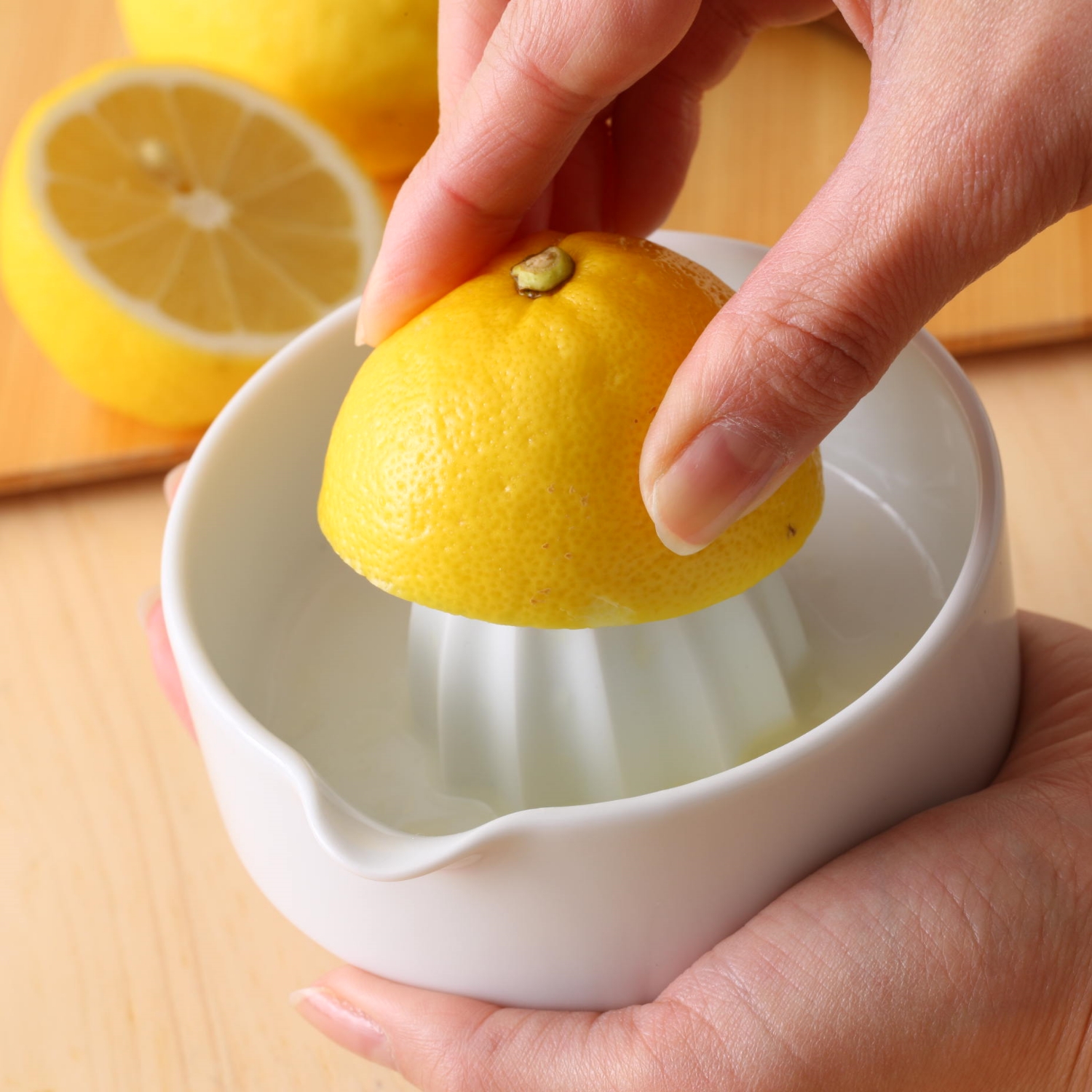 KIHARA/SITAKU 4点セット（お玉たて、おろし器、レモン絞り、蓋） - 重なるから収納しやすい、器にもなるキッチンツール