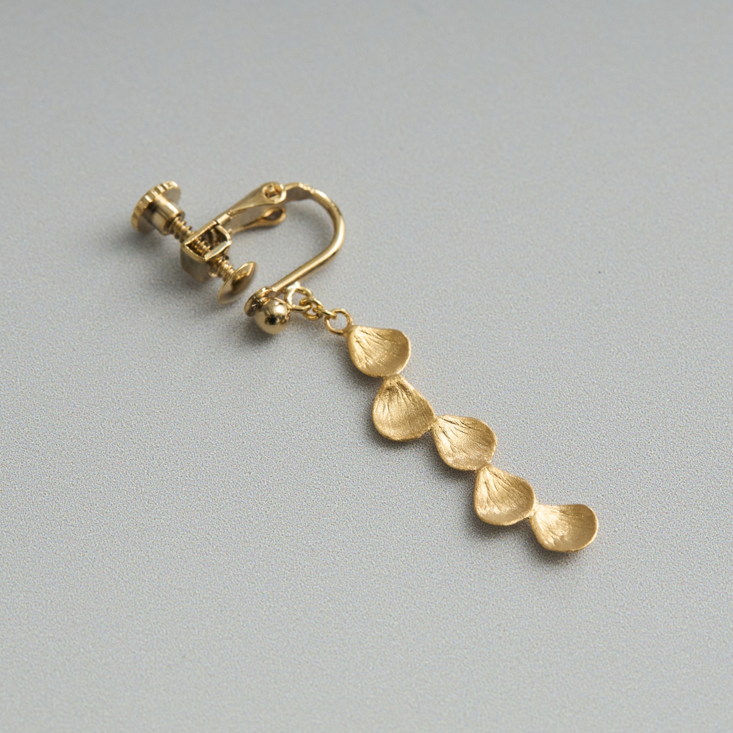 misa/cherry shell ピアス/イヤリング