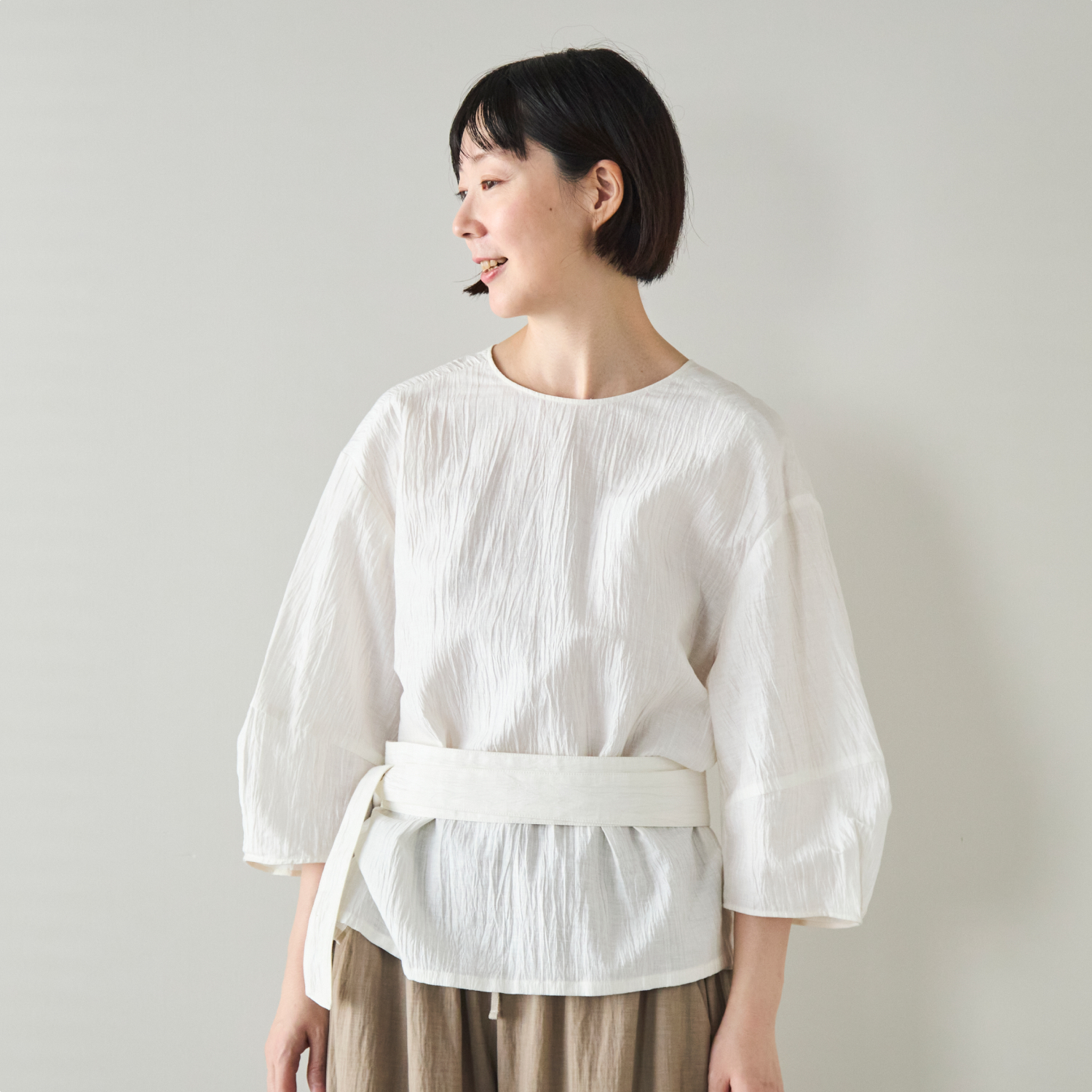 Kilka/2WAYシャーリングブラウス