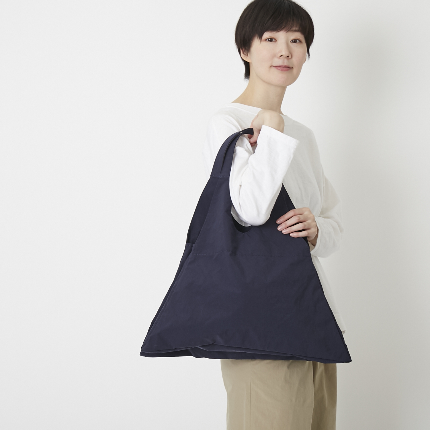 MAISON CANVVAS/3部屋のトートバッグ