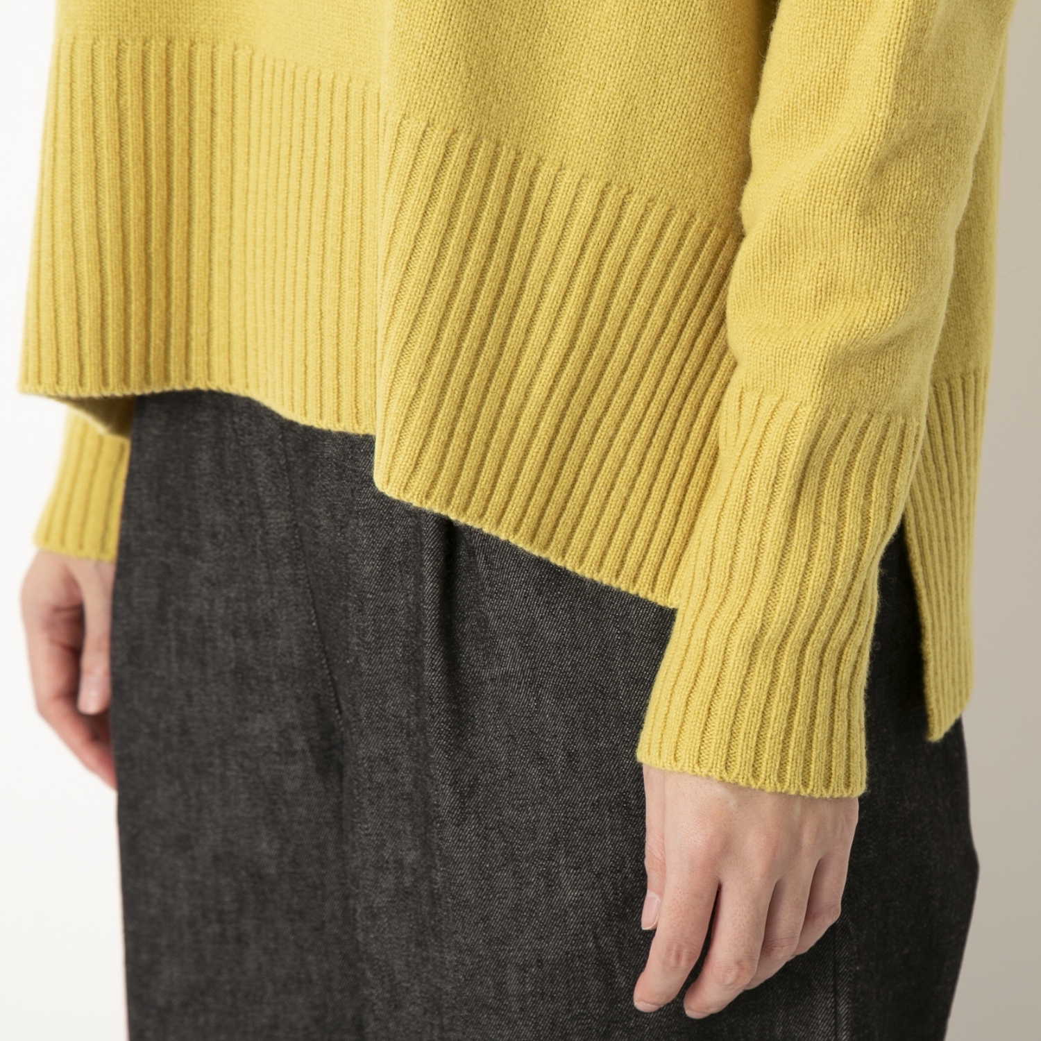 NARU/タスマニアラムウールハイネックニット