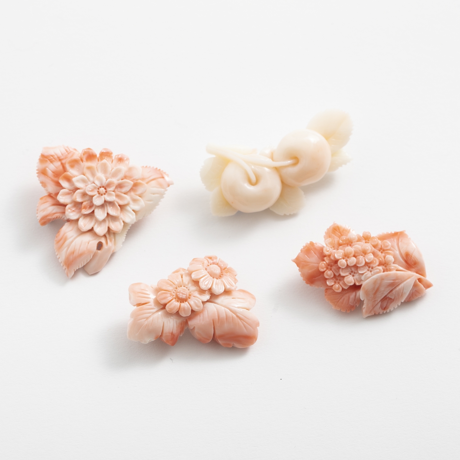 高知の珊瑚ブローチ大　小菊A