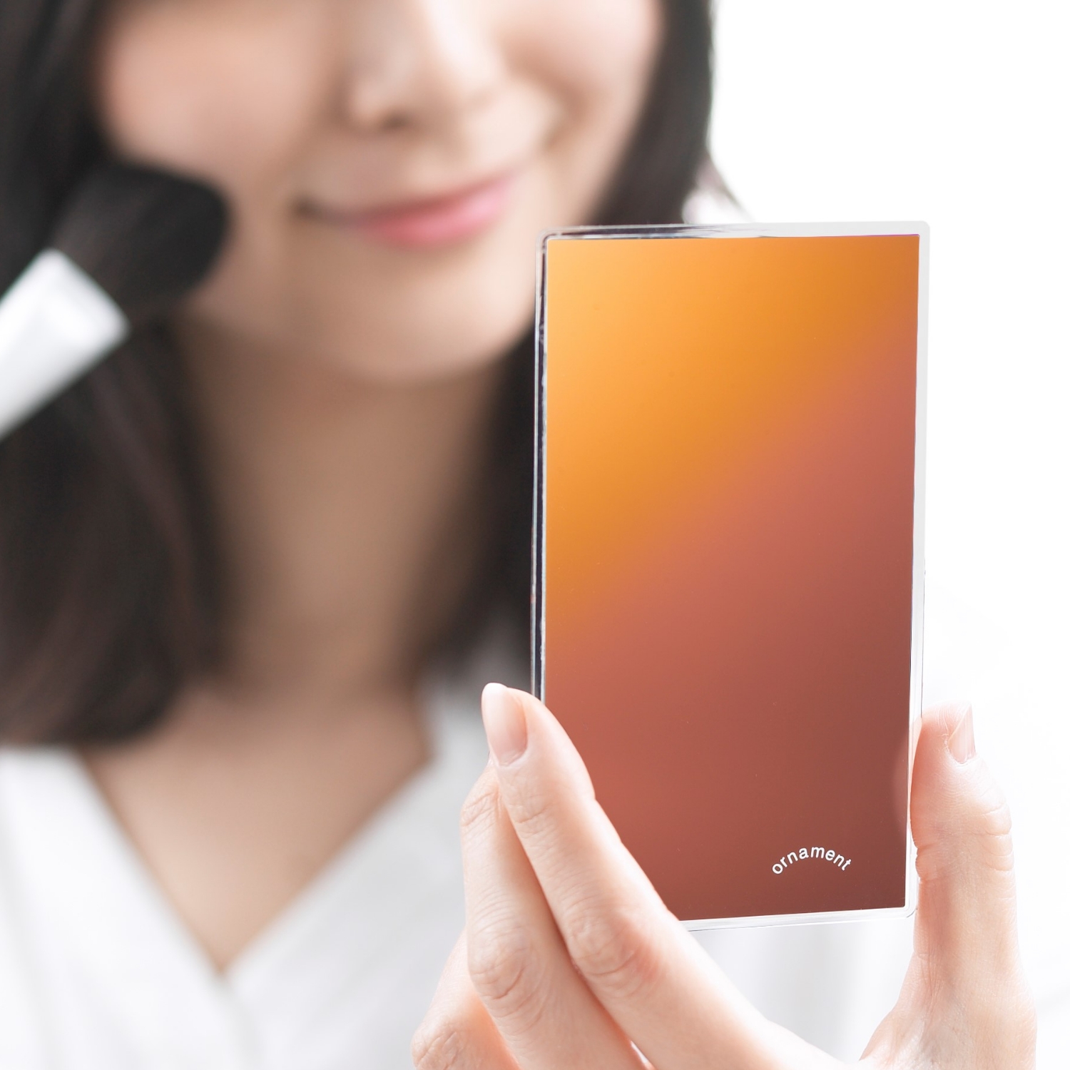ornament/Mirror -割れにくくかさ張らない！フィットして持ちやすい