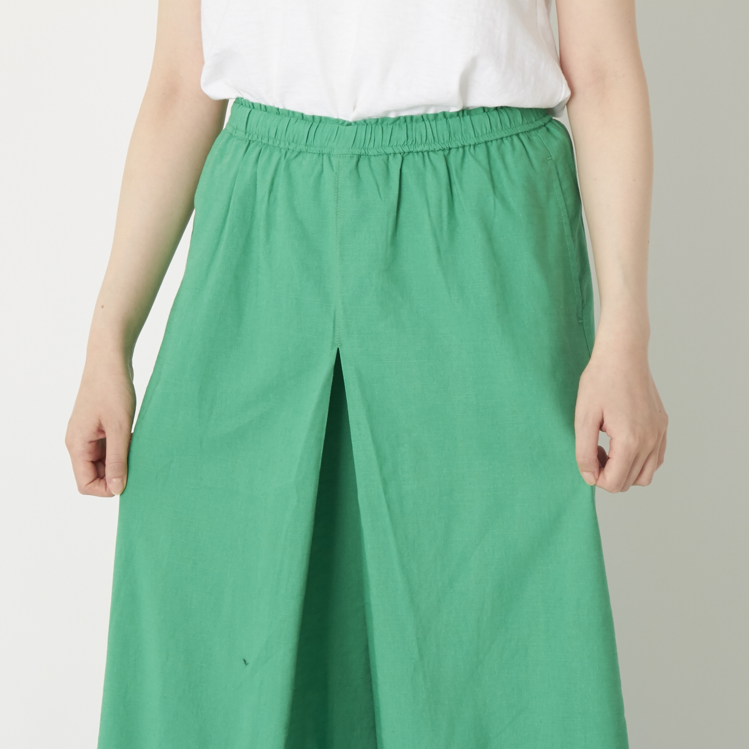 Fanaka/リネンのフレアーパンツ - スカートとパンツのいいとこどり！楽に穿けるワイドパンツ
