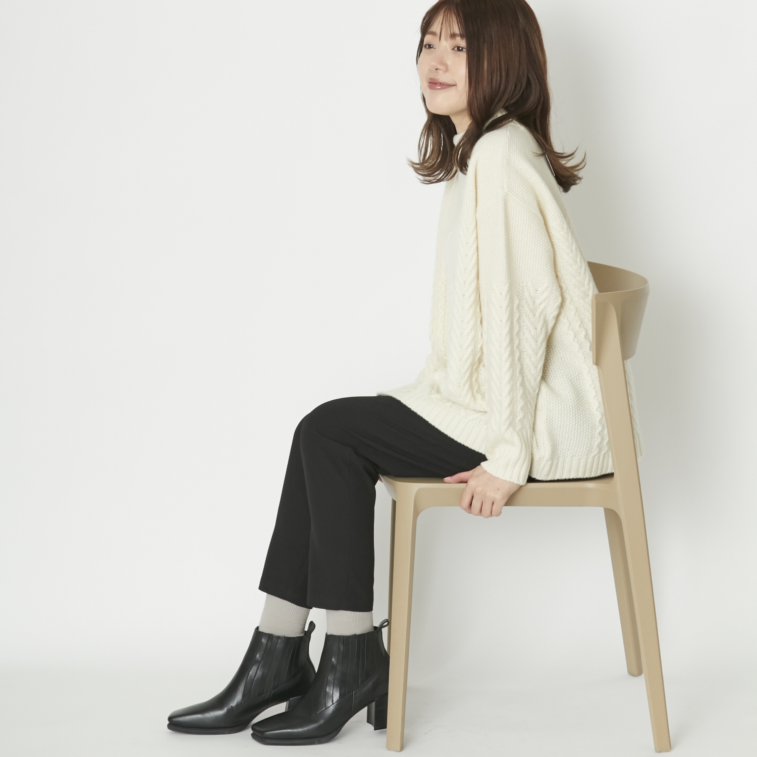 yuko imanishi＋/RUNA -足幅が広い方でも快適に履ける、きれい目 