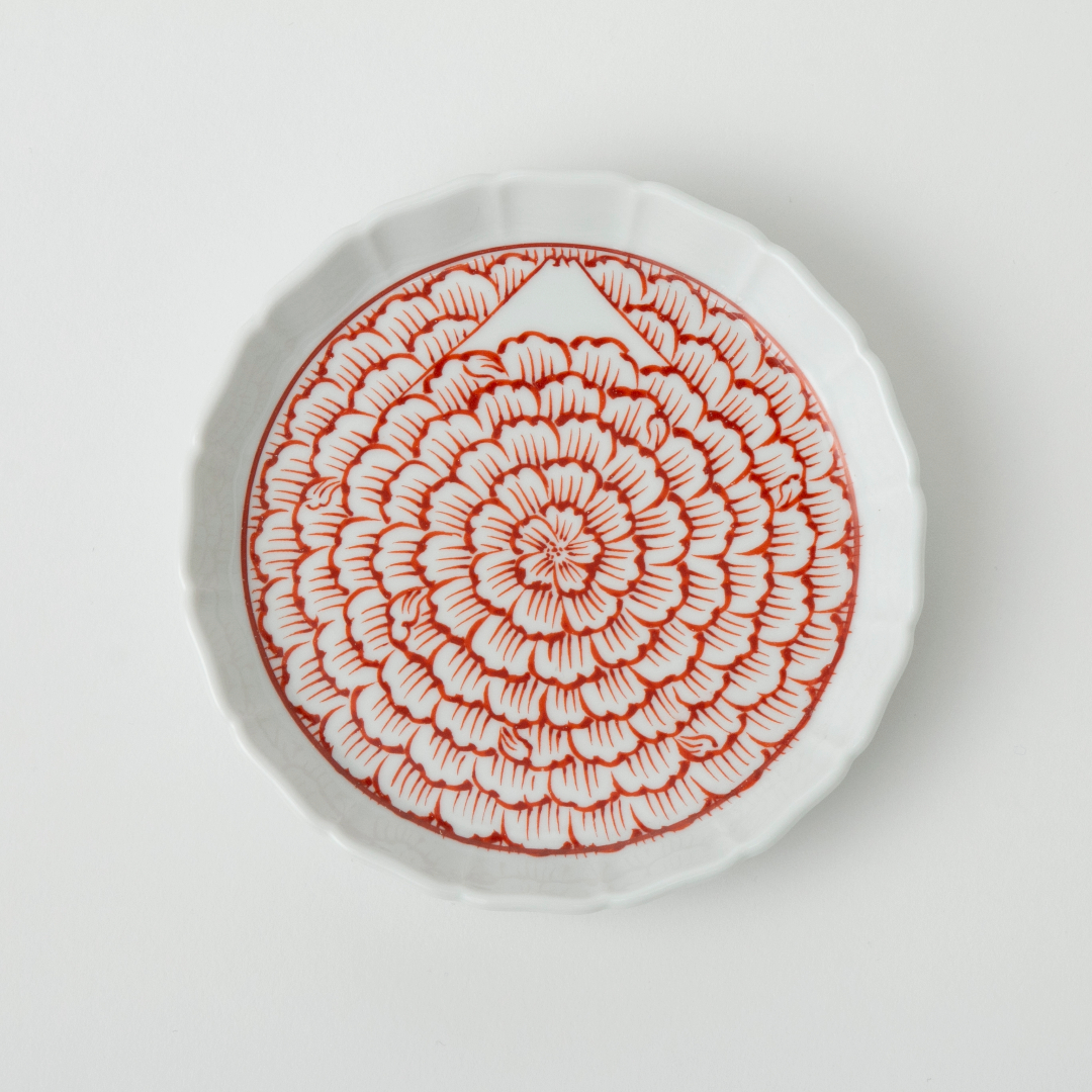 与山窯 桔梗渕4.5寸皿 赤絵花弁富士山図 -ハレの日の席を彩り豊かに 