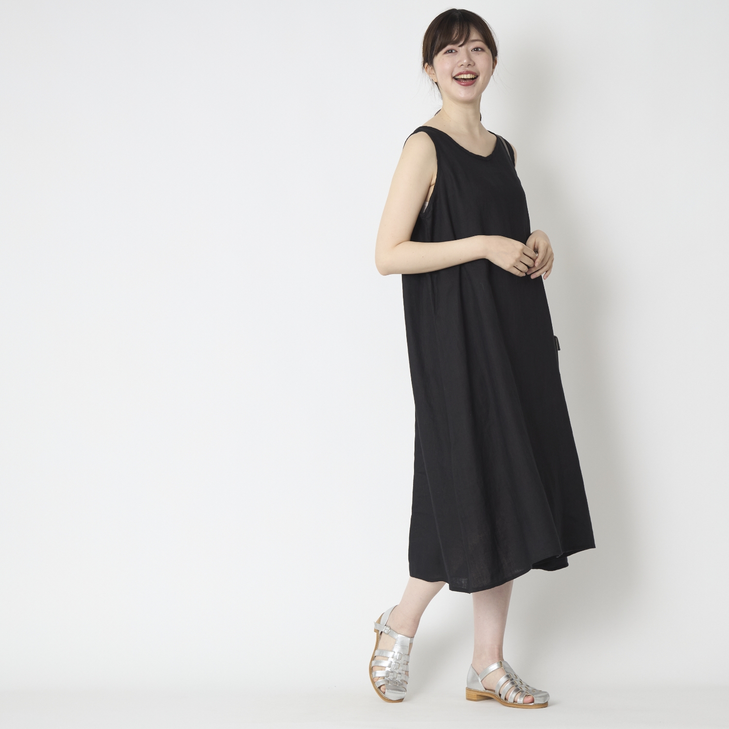 TUTIE./リネンのノースリーブワンピース -そのまま外出！体に張りつか 
