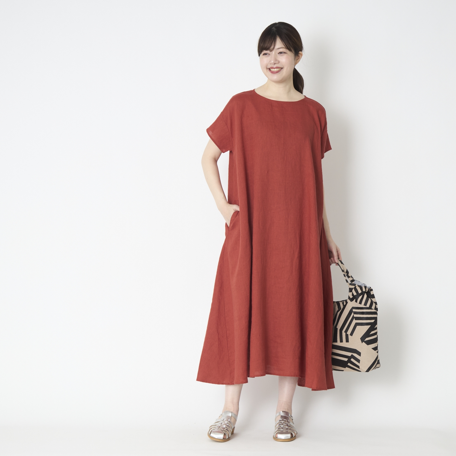 TUTIE./リネンの半袖ワンピース -ゆったりなのにすっきり見え！リネン 