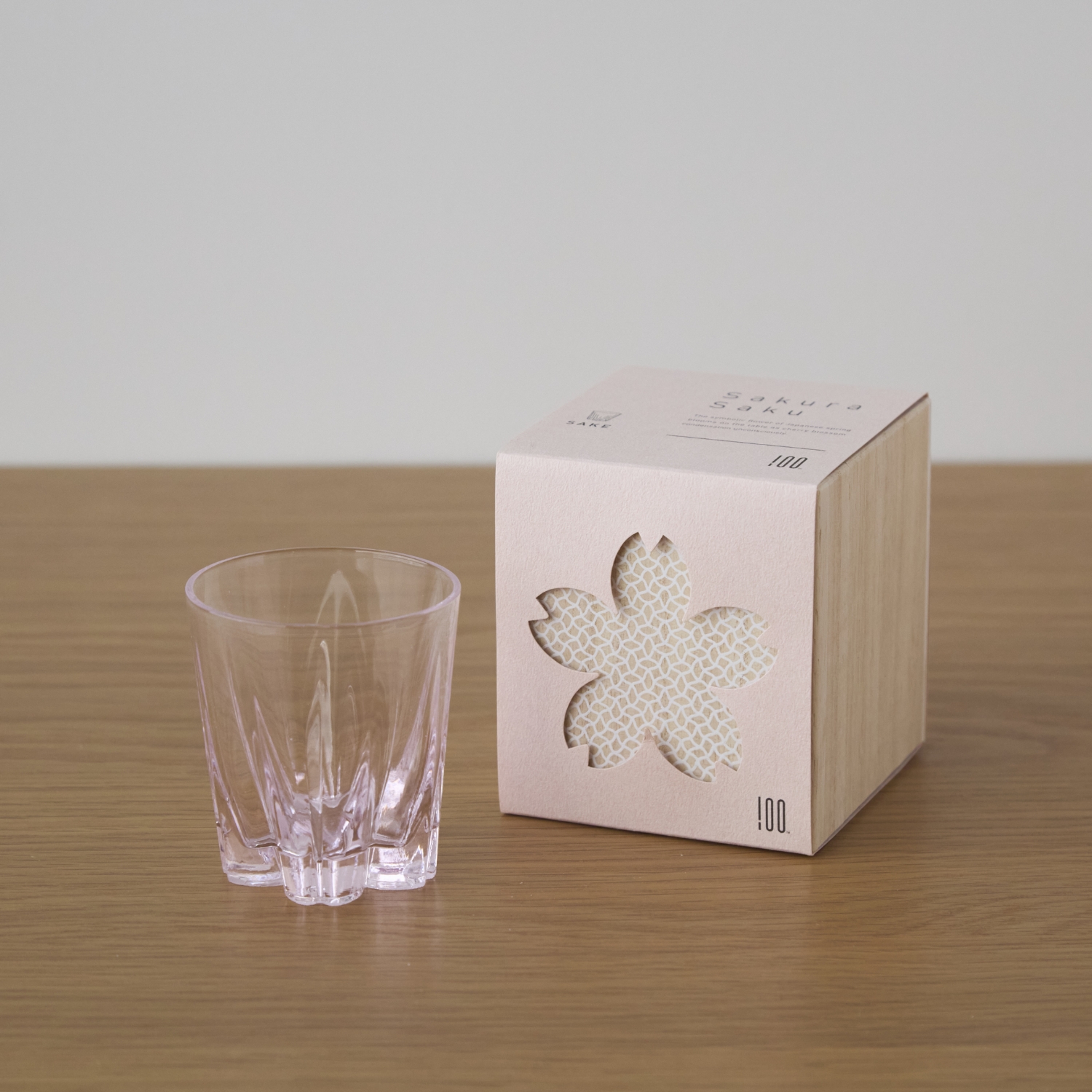 100 percent/SAKURASAKU Sake -桜がテーブルにそっと咲く、職人