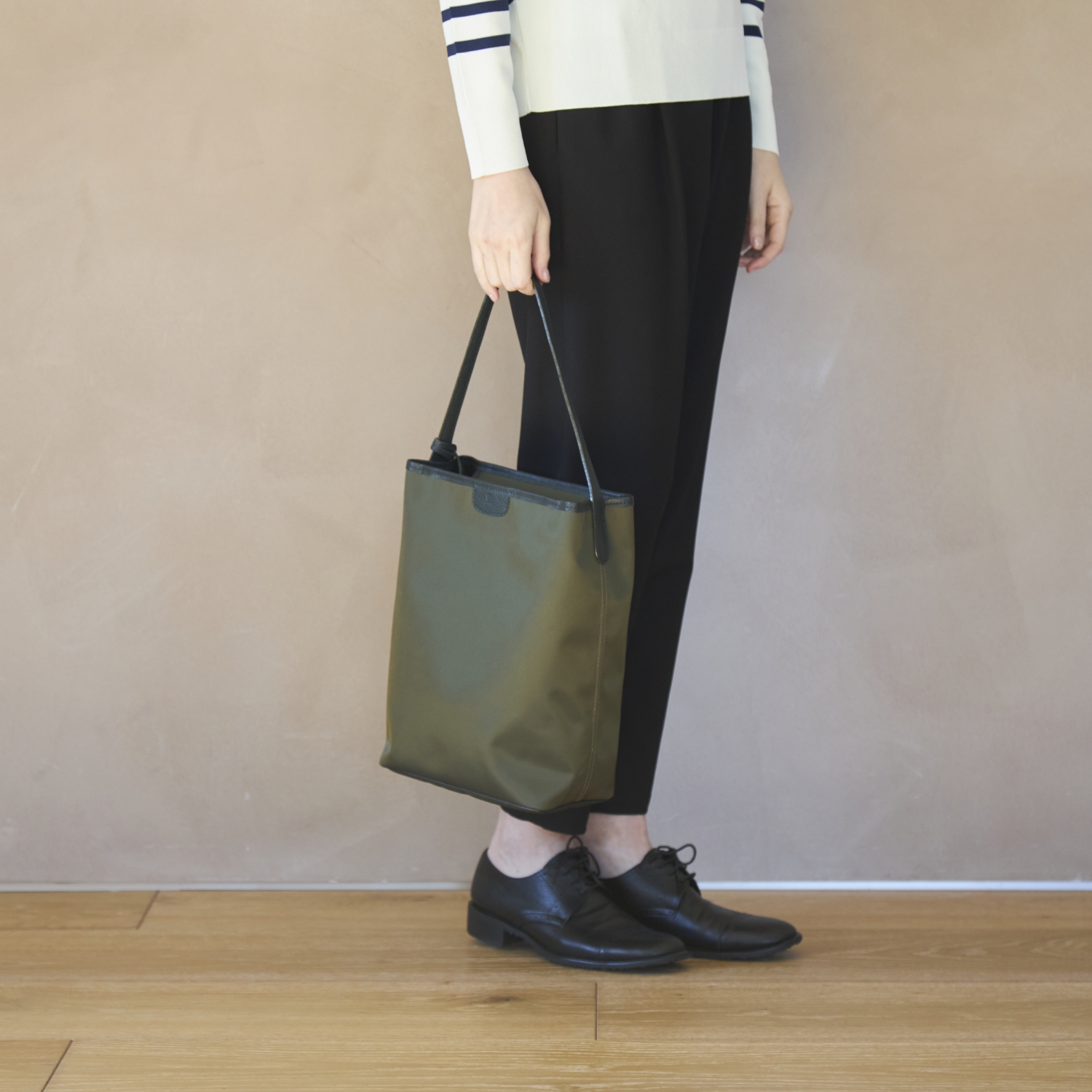 mononogu/デイビスマドラートート スモール -10年きれいに使える、気品