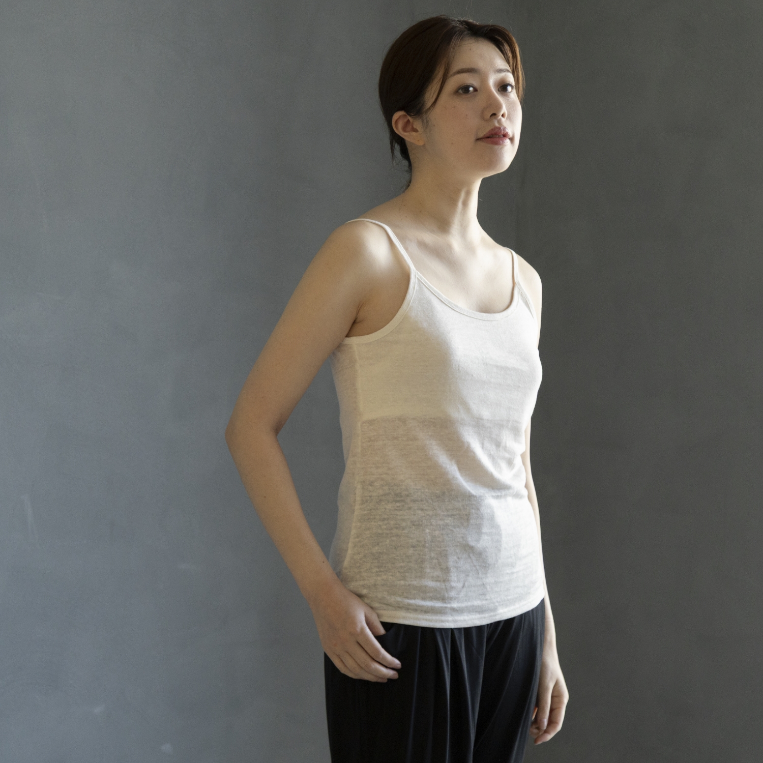 Kilka/風を通してひんやり涼しいリネン100％ブラトップ