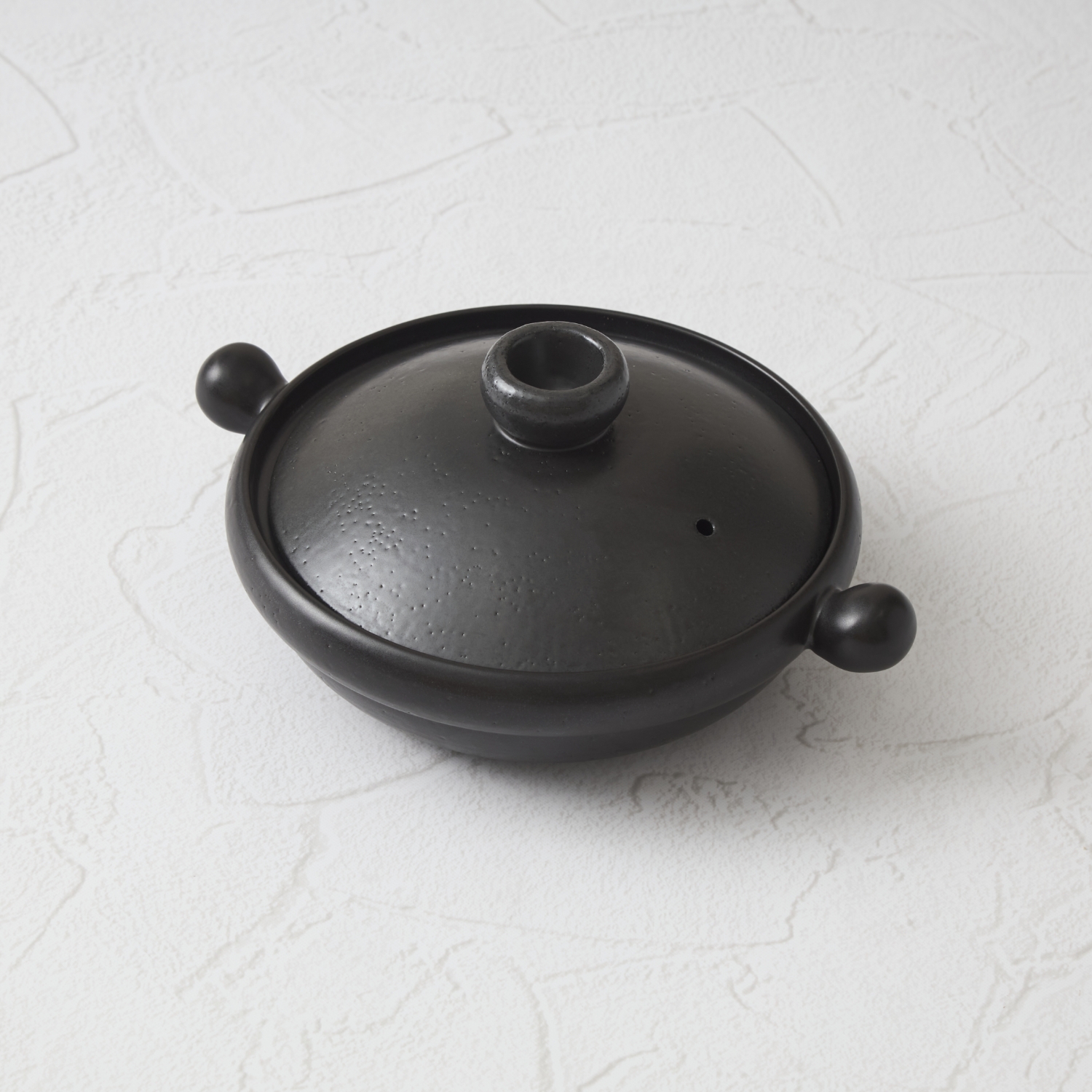 黒い陶器製土鍋 蓋・皿付き 黒釉らせん8号鍋(土鍋 8号 (3-4人用サイズ))|食器通販の陶磁庵