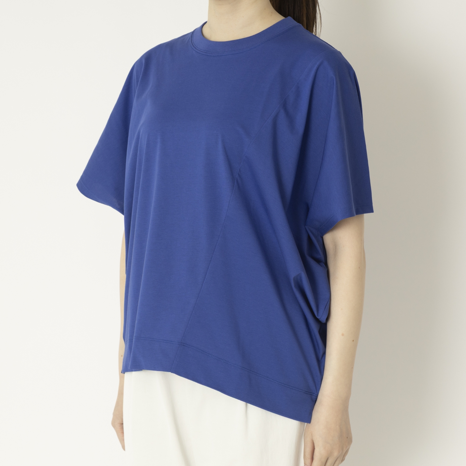 Kilka×assiette涼しくてすっきり見えが叶うアシンメトリーカットソー
