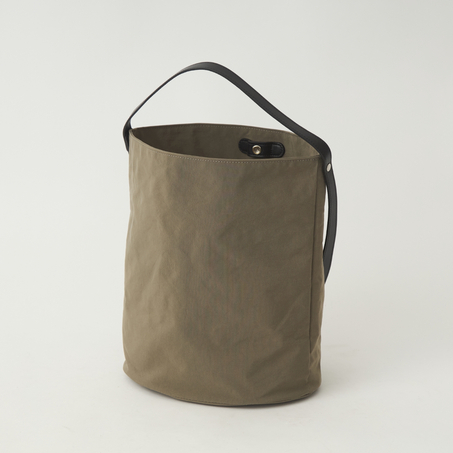 .URUKUST/TWIST-Bucket Medium