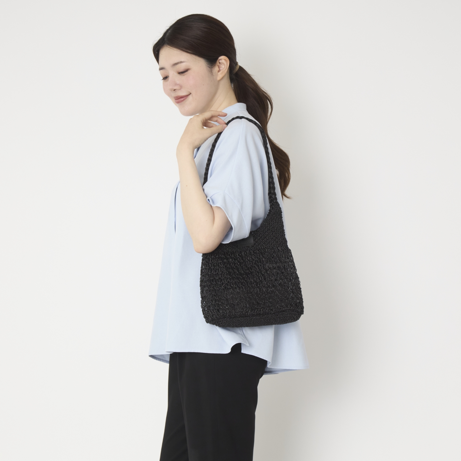 Swaraj/手編みのメタリックマクラメOVAL TOTE