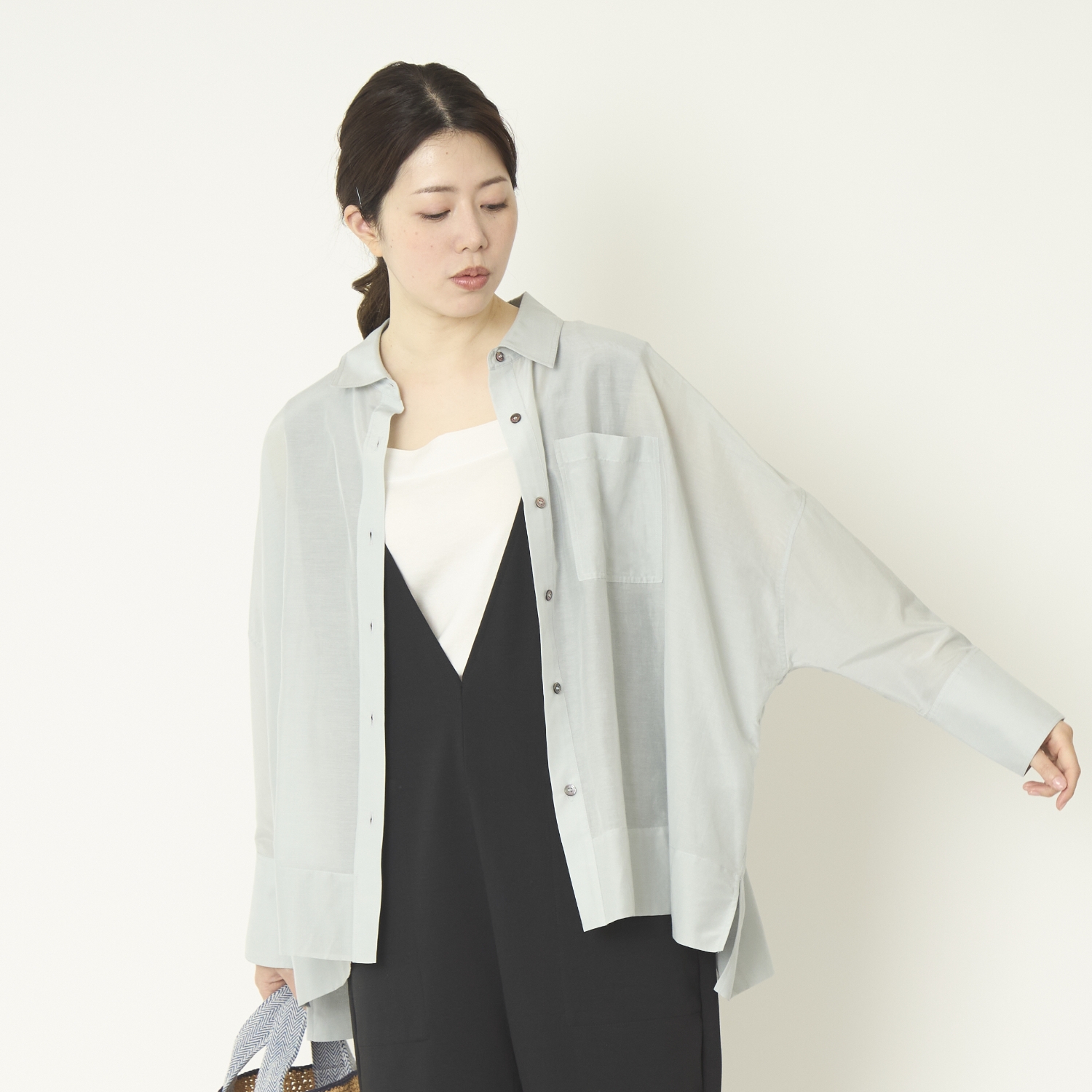 DRESS HERSELF/コットンシルクドルマンシャツ -シアー感が着こなしを