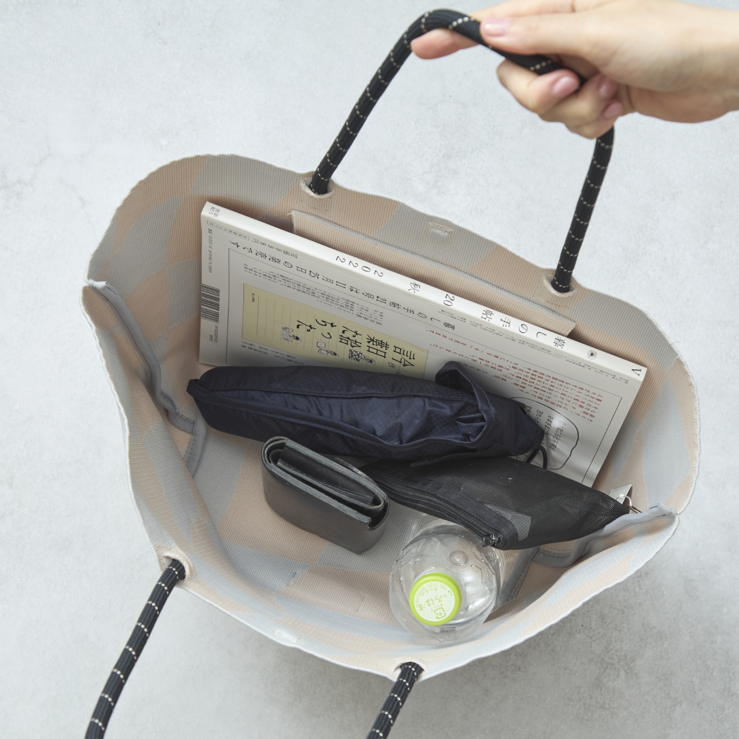 TRICOTE/HALF MESH KNIT BAG -軽くて映えて食い込まない主役級ニット 