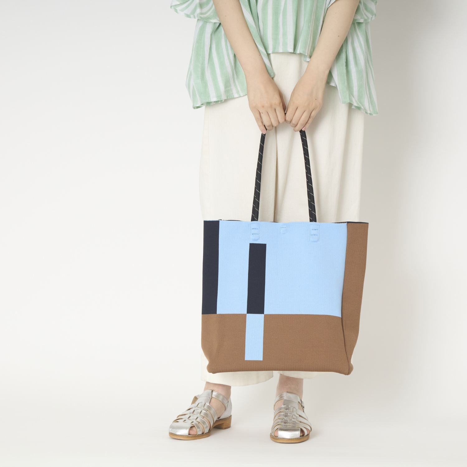 TRICOTE/LINE KNIT BAG NEW -軽くて映えて食い込まない主役級ニット 