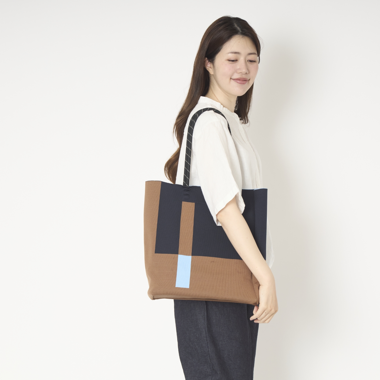 TRICOTE/LINE KNIT BAG NEW -軽くて映えて食い込まない主役級ニット 