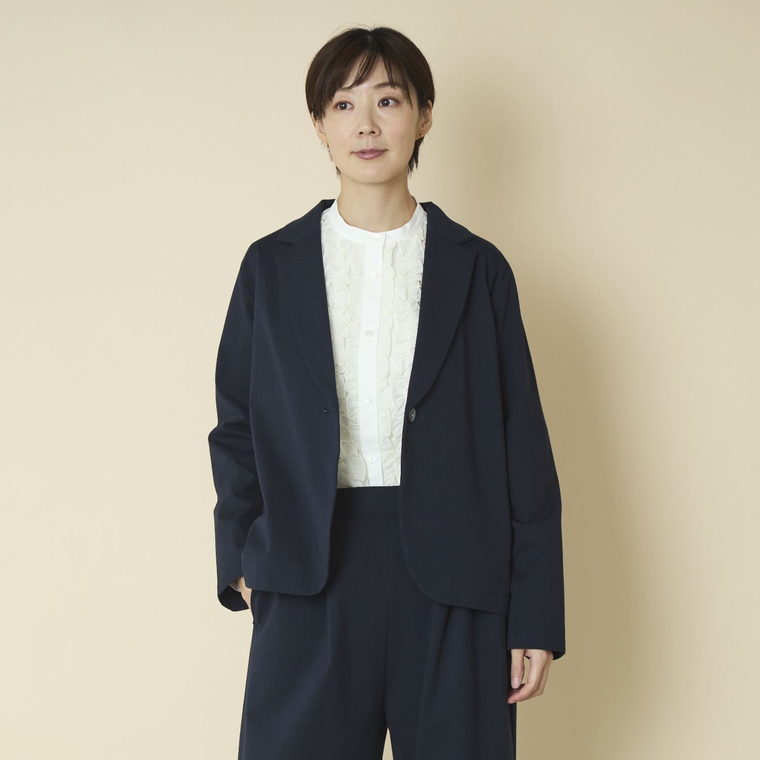Kilka/ONとOFFをつなぐ、よく伸びる楽ちんジャケット