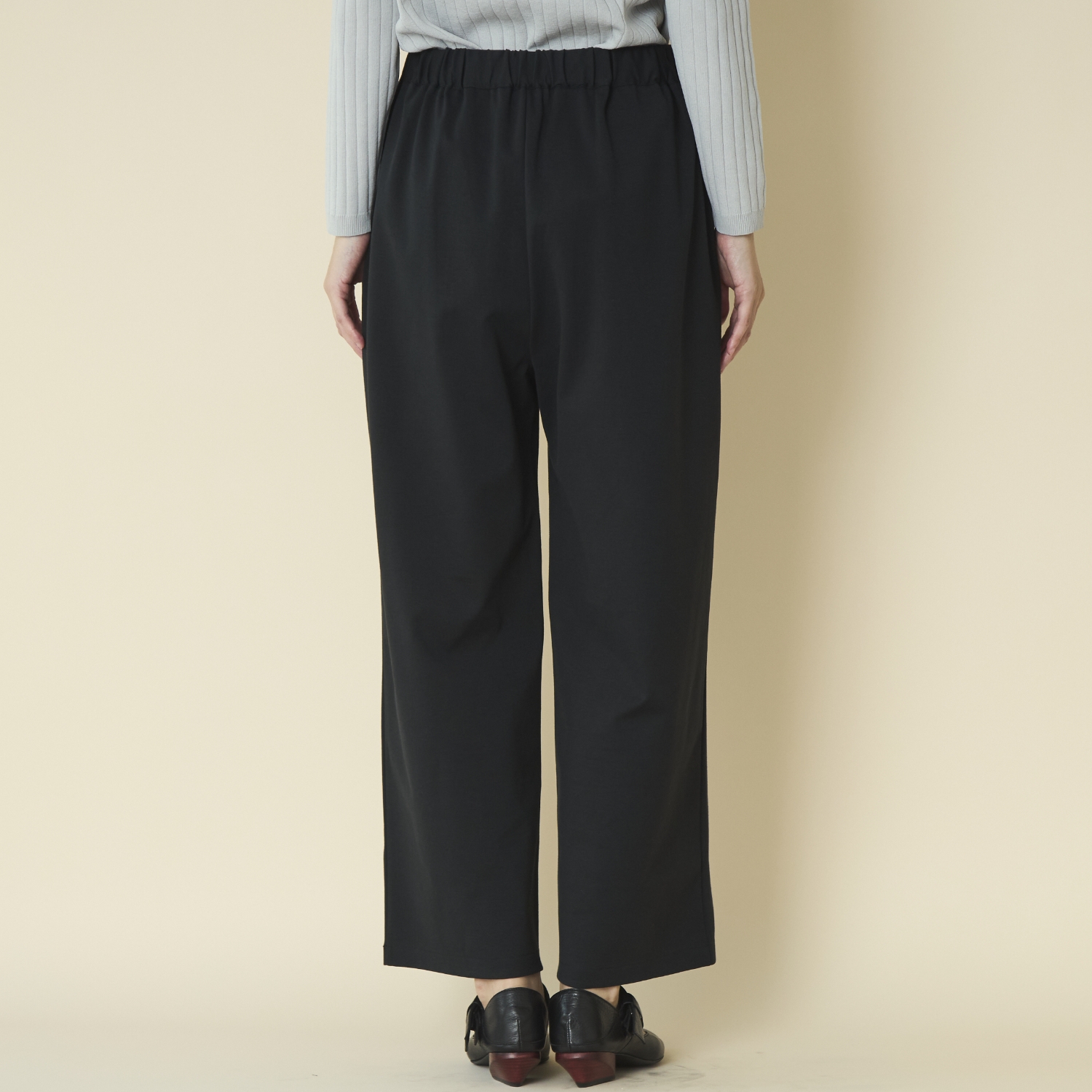 Kilka/ONとOFFをつなぐ、よく伸びる楽ちんパンツ