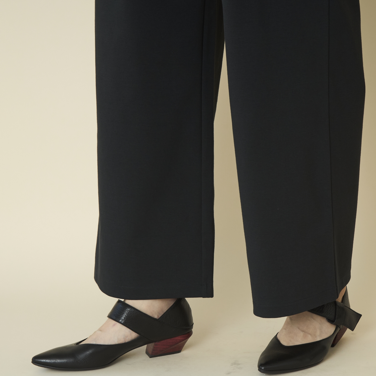 Kilka/ONとOFFをつなぐ、よく伸びる楽ちんパンツ