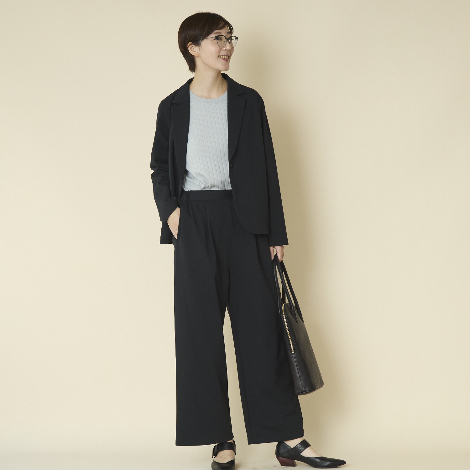 Kilka/ONとOFFをつなぐ、よく伸びる楽ちんパンツ