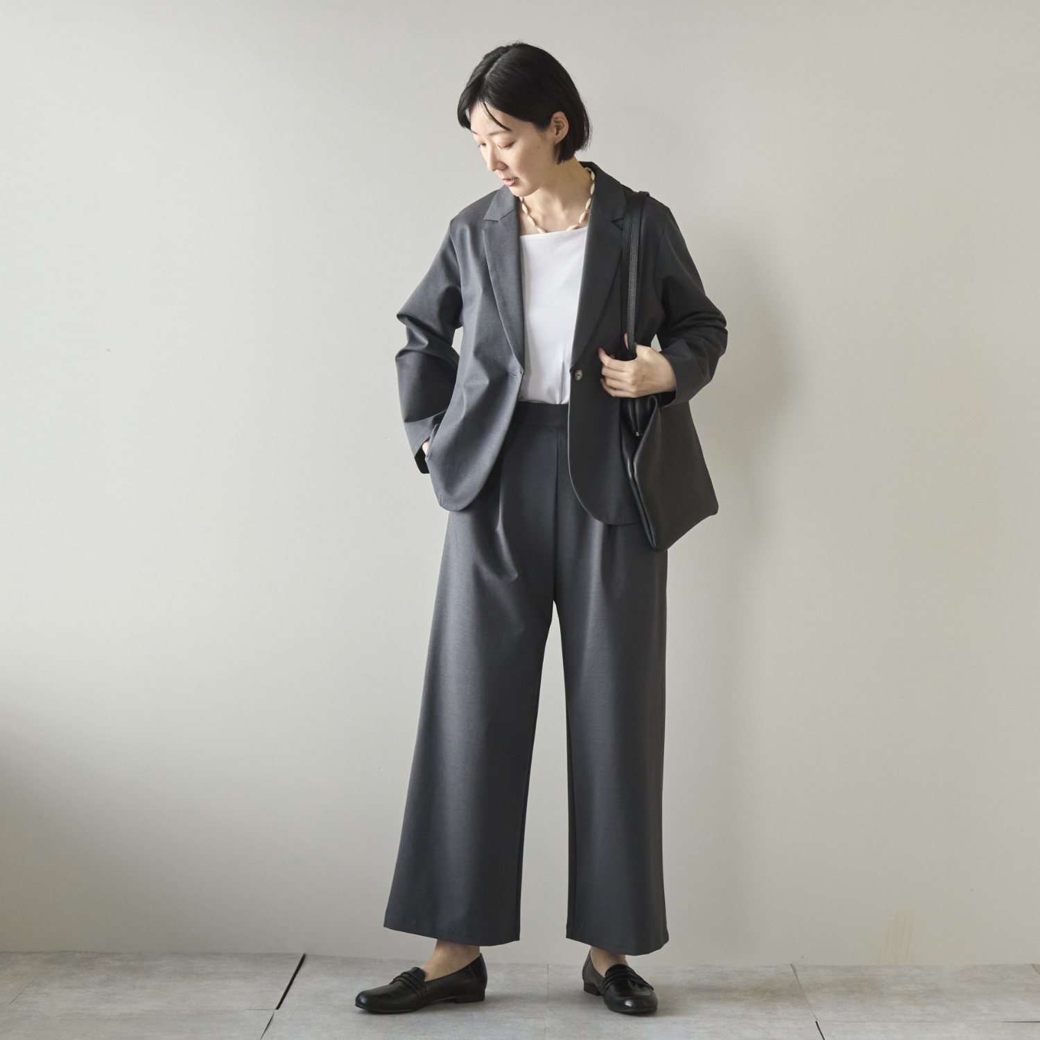 Kilka/ONとOFFをつなぐ、よく伸びる楽ちんパンツ