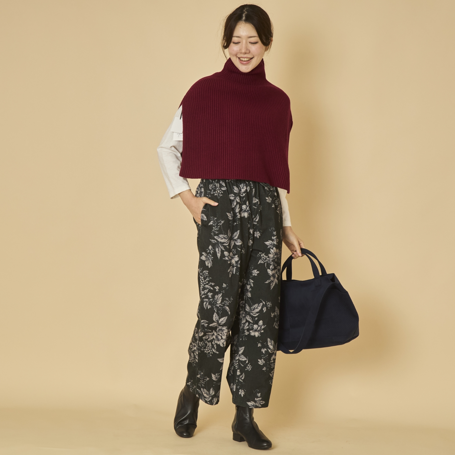 TUTIE./コーデュロイフラワープリントパンツ