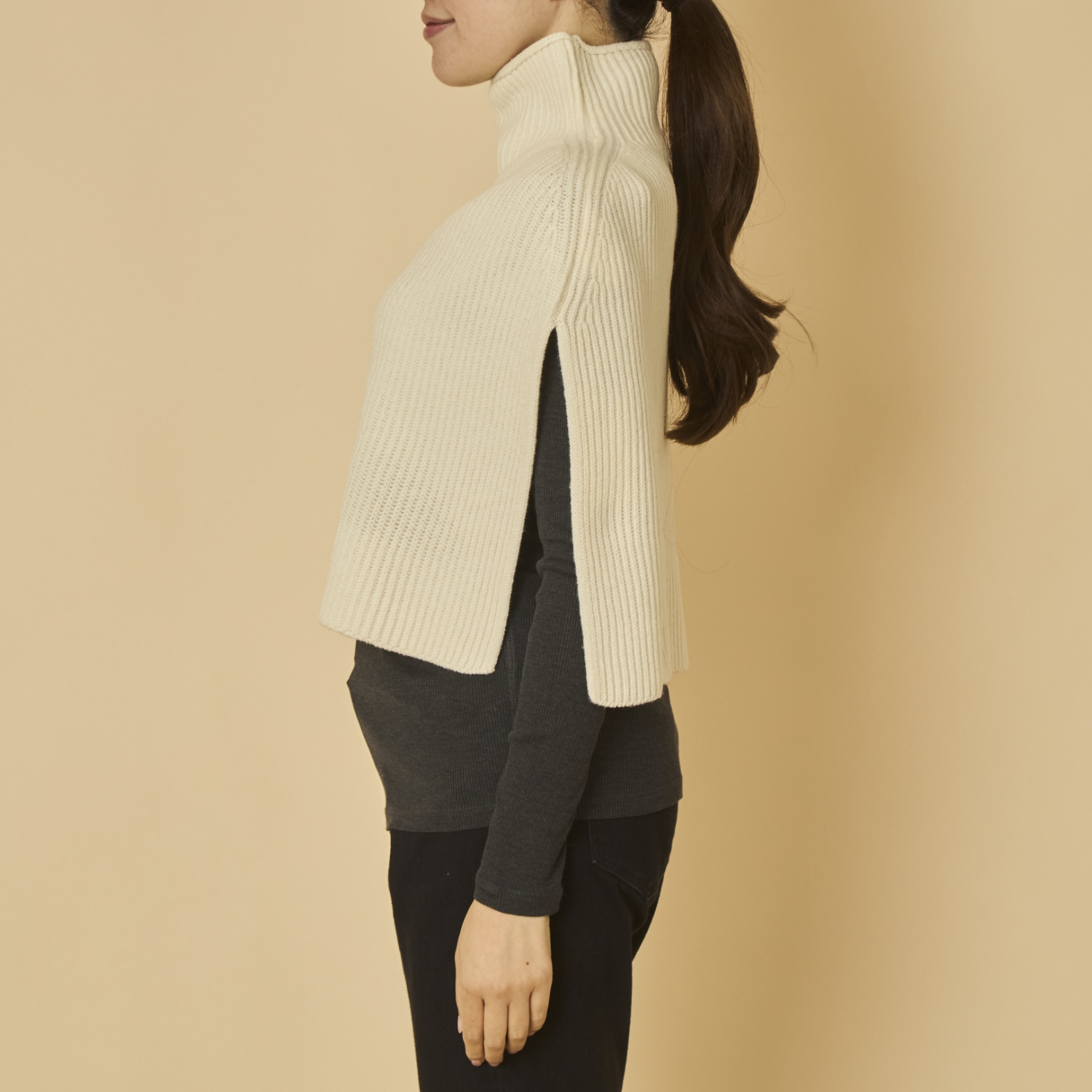 TUTIE./ウールニットケープ