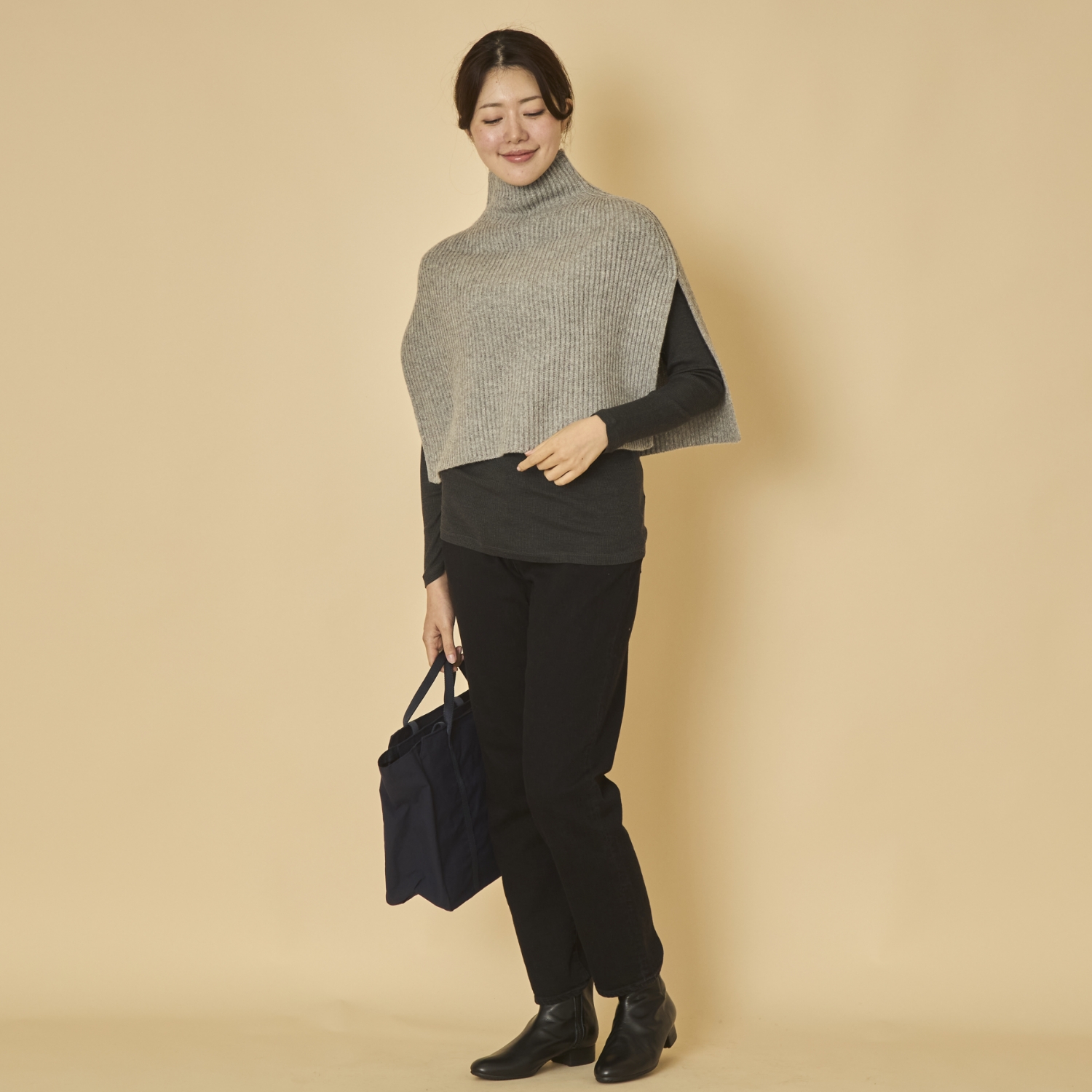 TUTIE./ウールニットケープ