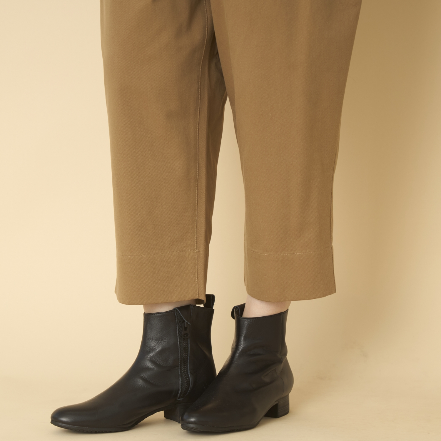 TUTIE./ピーチ起毛コットンセルロースクロップドパンツ