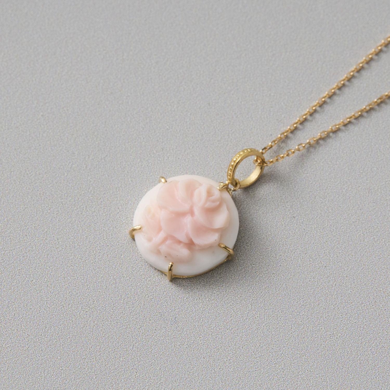 La mascotte 18K 　コンクシェル　カメオ小鳥のトップ La mascotte cameo collection/コンクシェル バラ カメオ