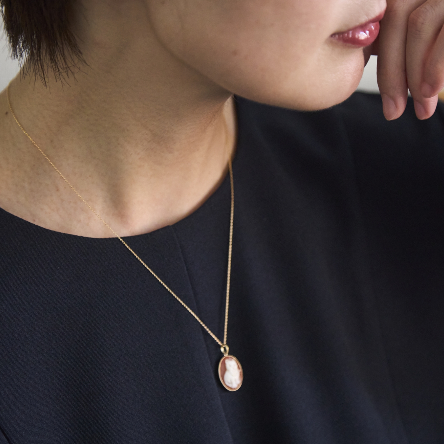 La mascotte cameo collection/コーネリアン猫全身 カメオペンダントトップ