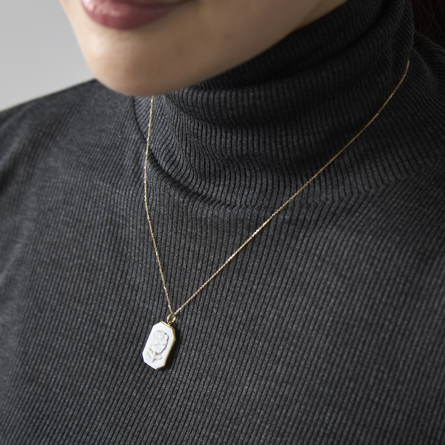 La mascotte cameo collection/バラ カメオペンダントトップ