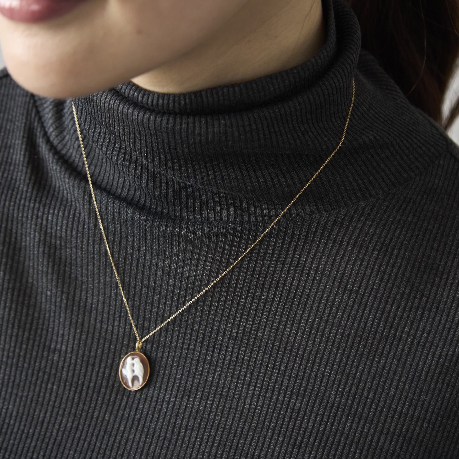 La mascotte cameo collection/ハチドリ カメオペンダントトップ