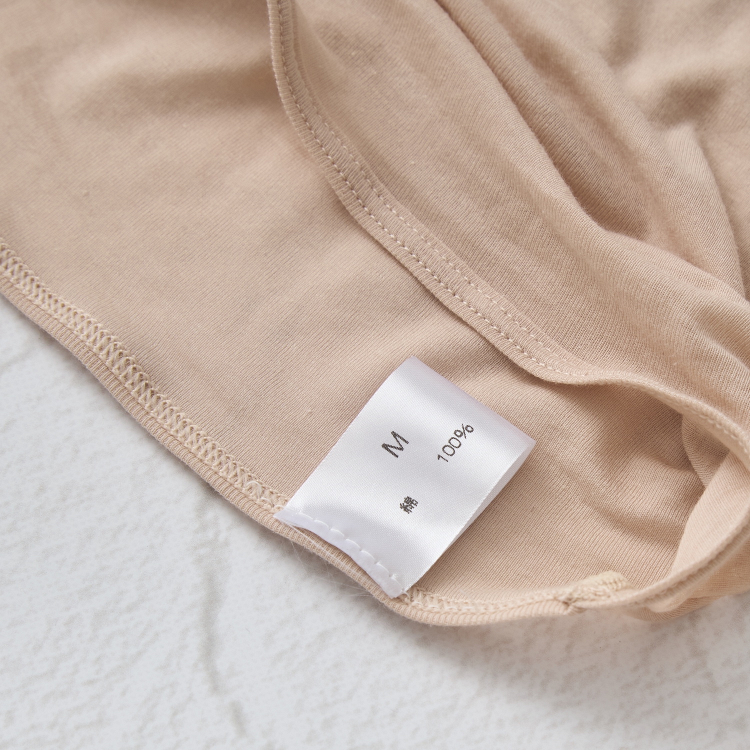 なめらかで軽いスーピマコットン100%の長袖インナー