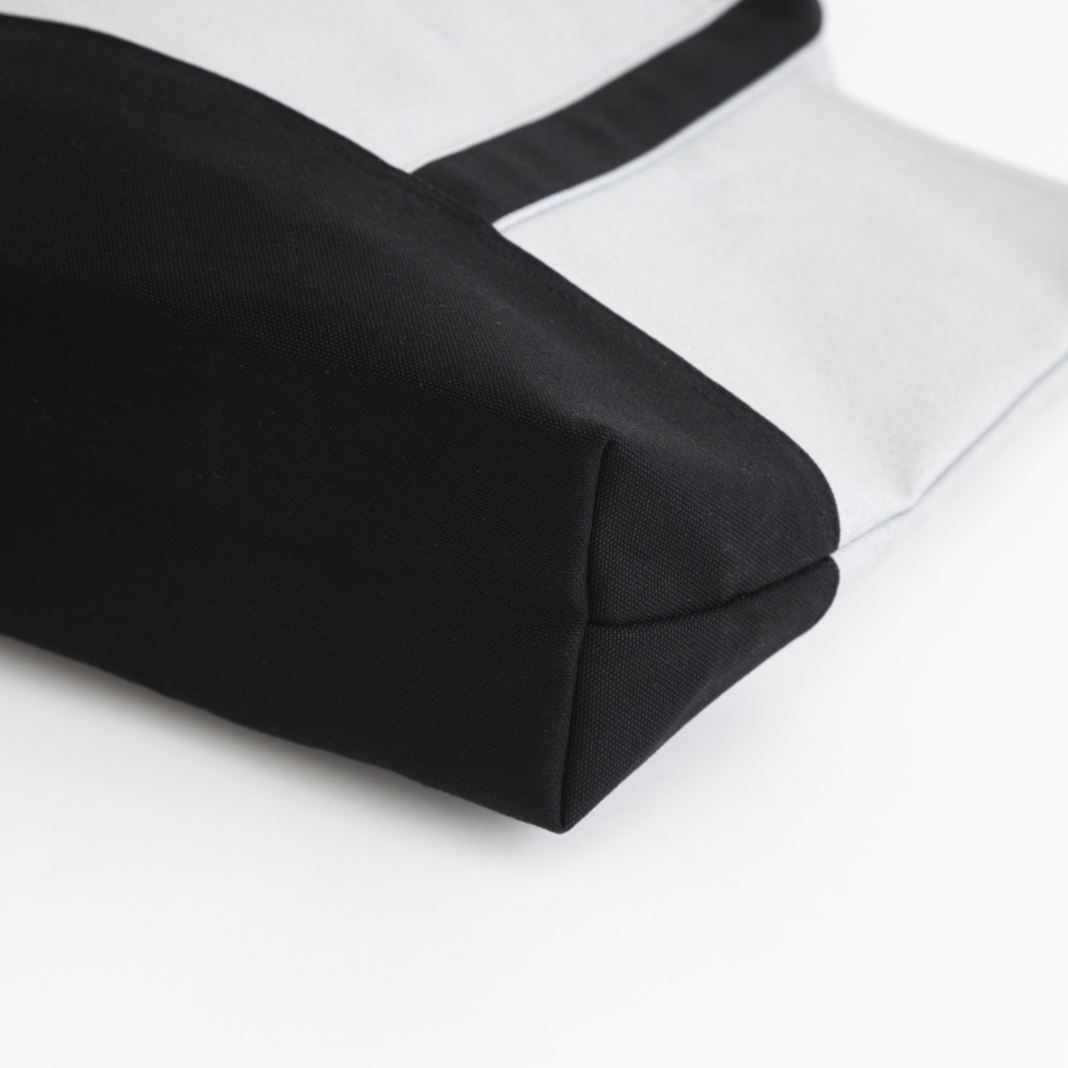 【受注会限定】みつばちトート シルバー×ブラック Mサイズ短め