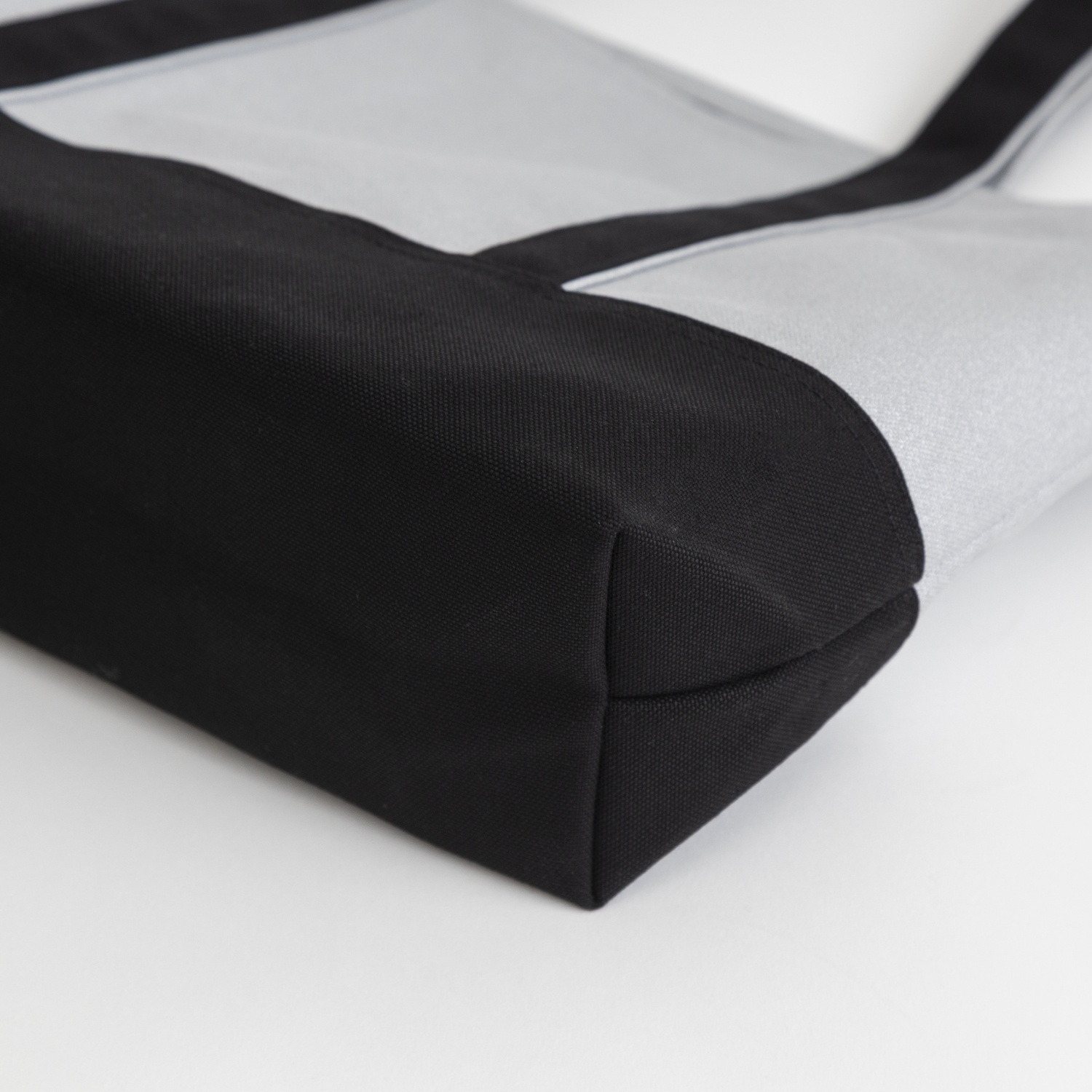 【受注会限定】みつばちトート シルバー×ブラック Mサイズ長め