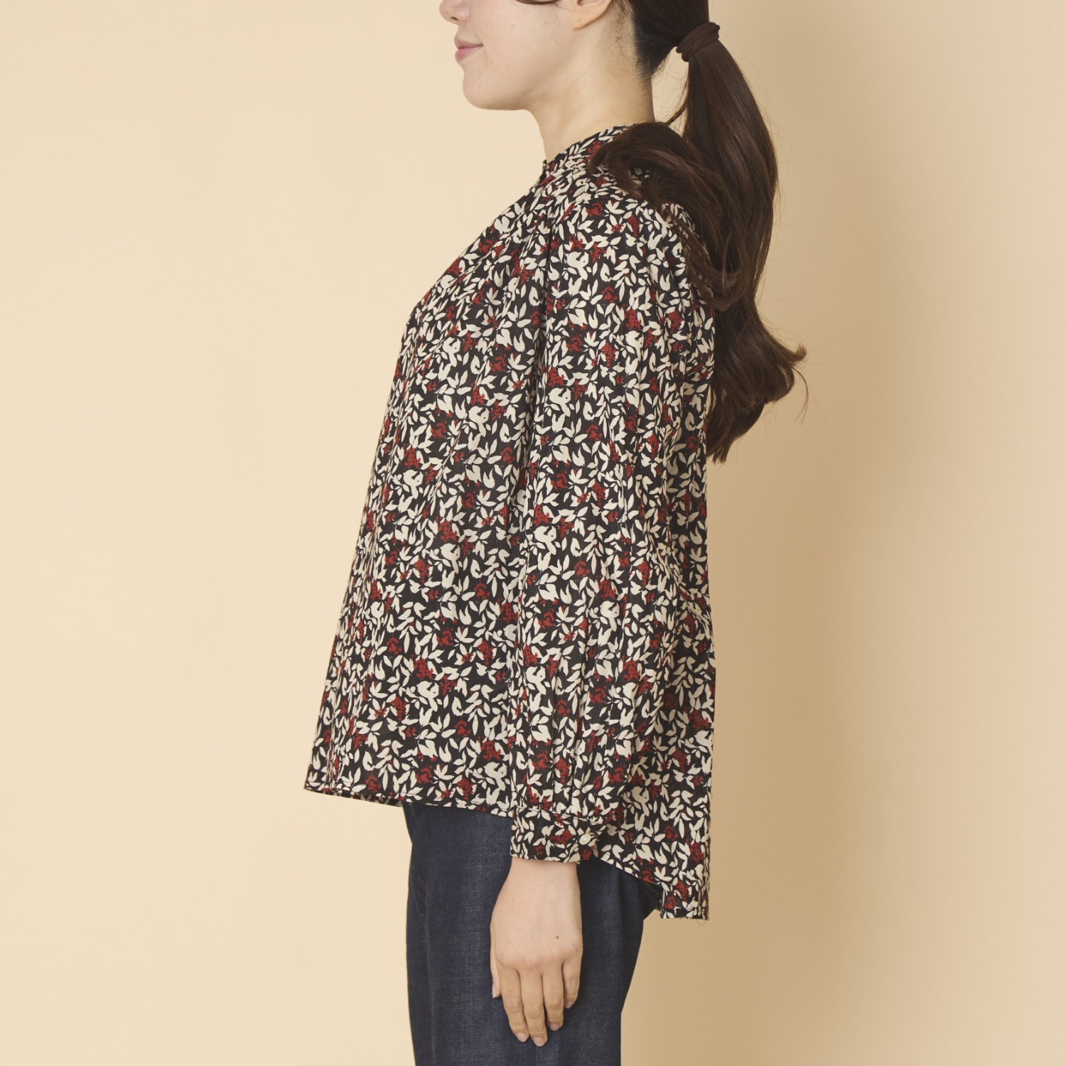 PONT DE CHALONS/フラワープリントギャザーブラウス ブラック