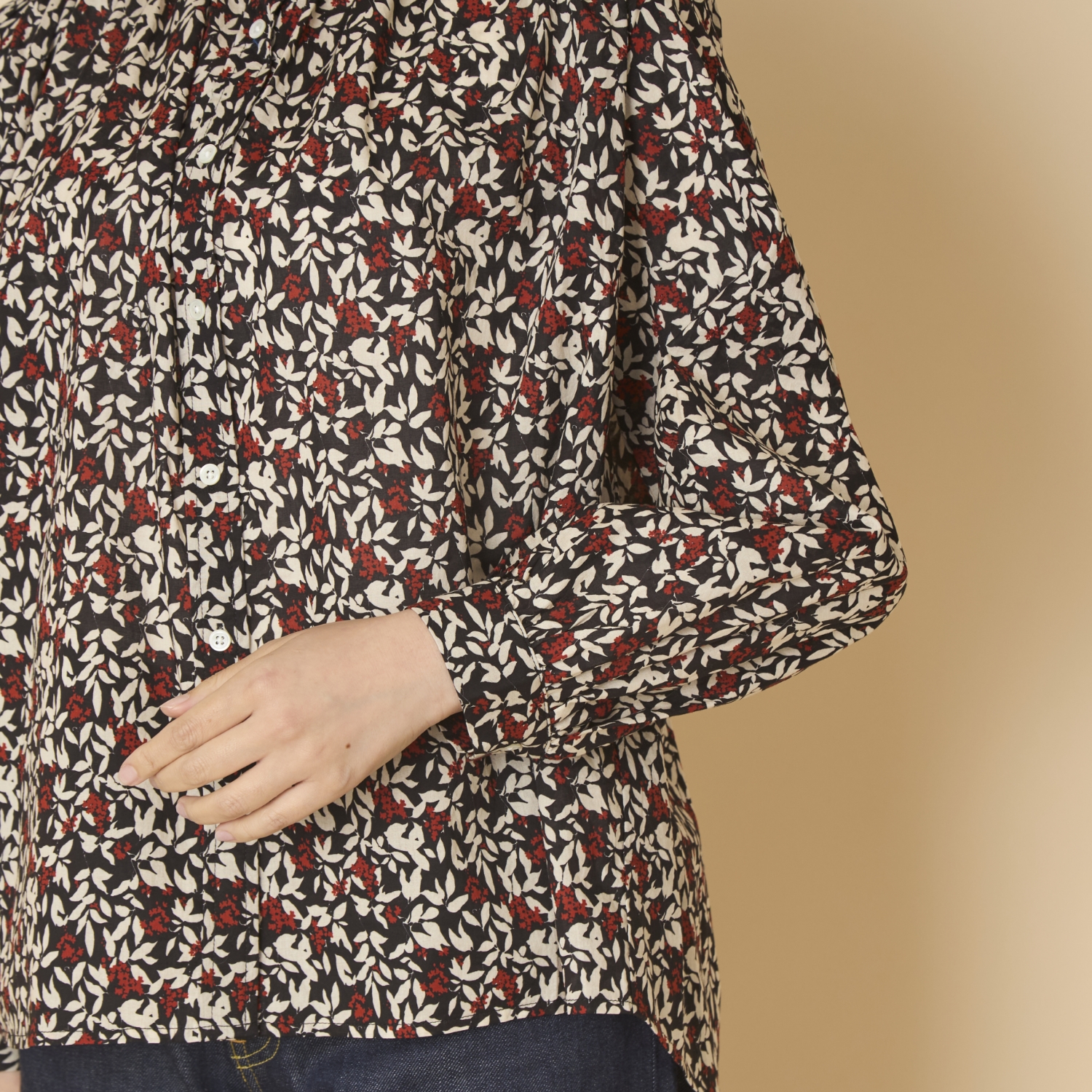 PONT DE CHALONS/フラワープリントギャザーブラウス ブラック