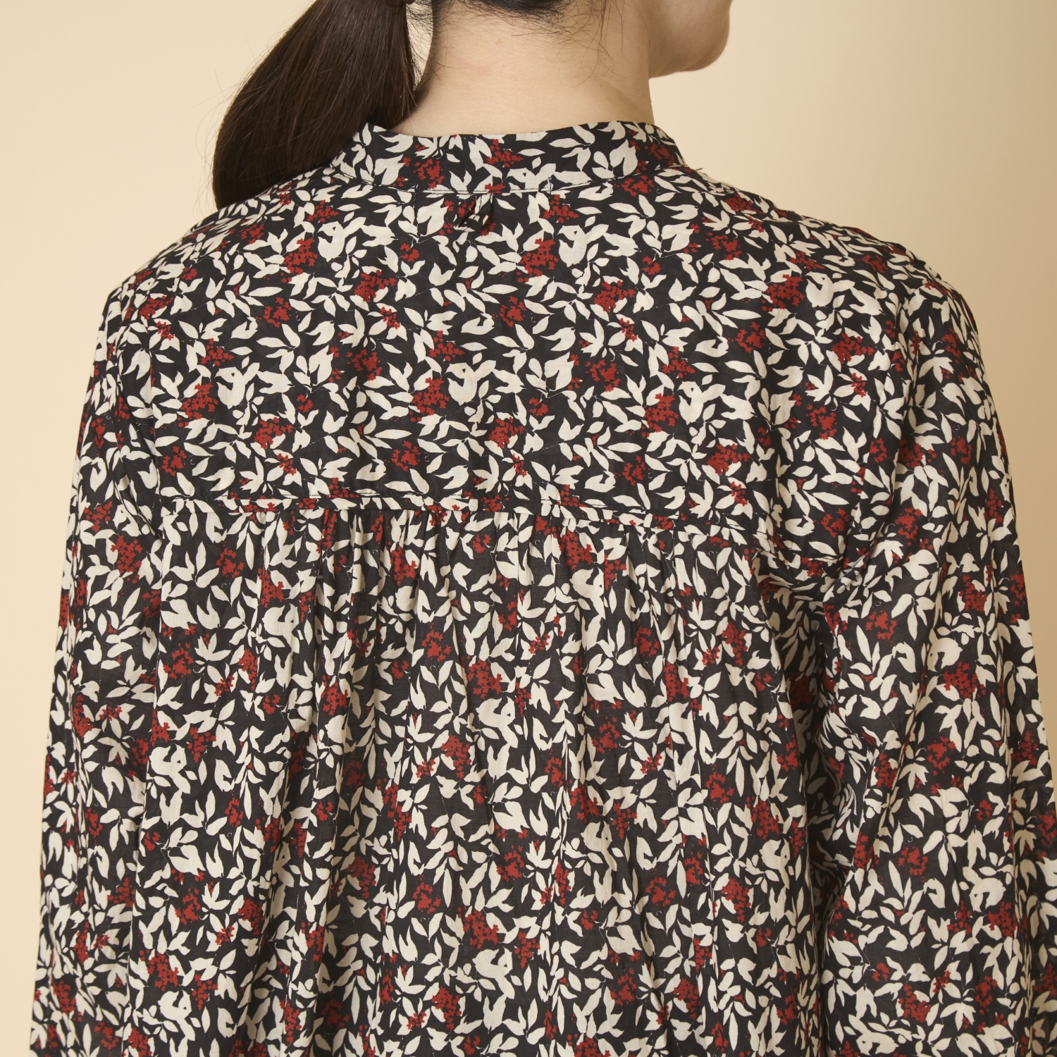 PONT DE CHALONS/フラワープリントギャザーワンピース ブラック