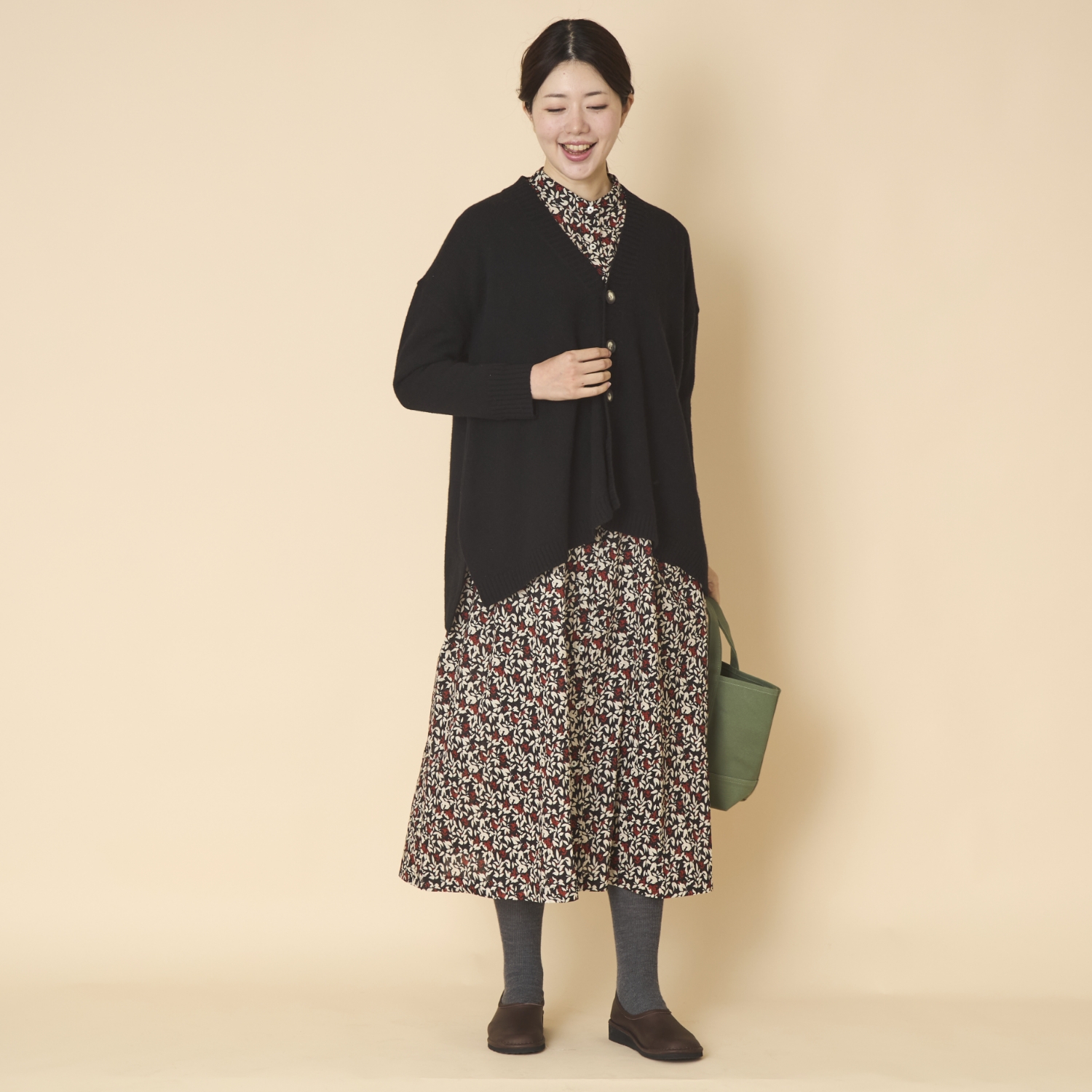 PONT DE CHALONS/フラワープリントギャザーワンピース ブラック