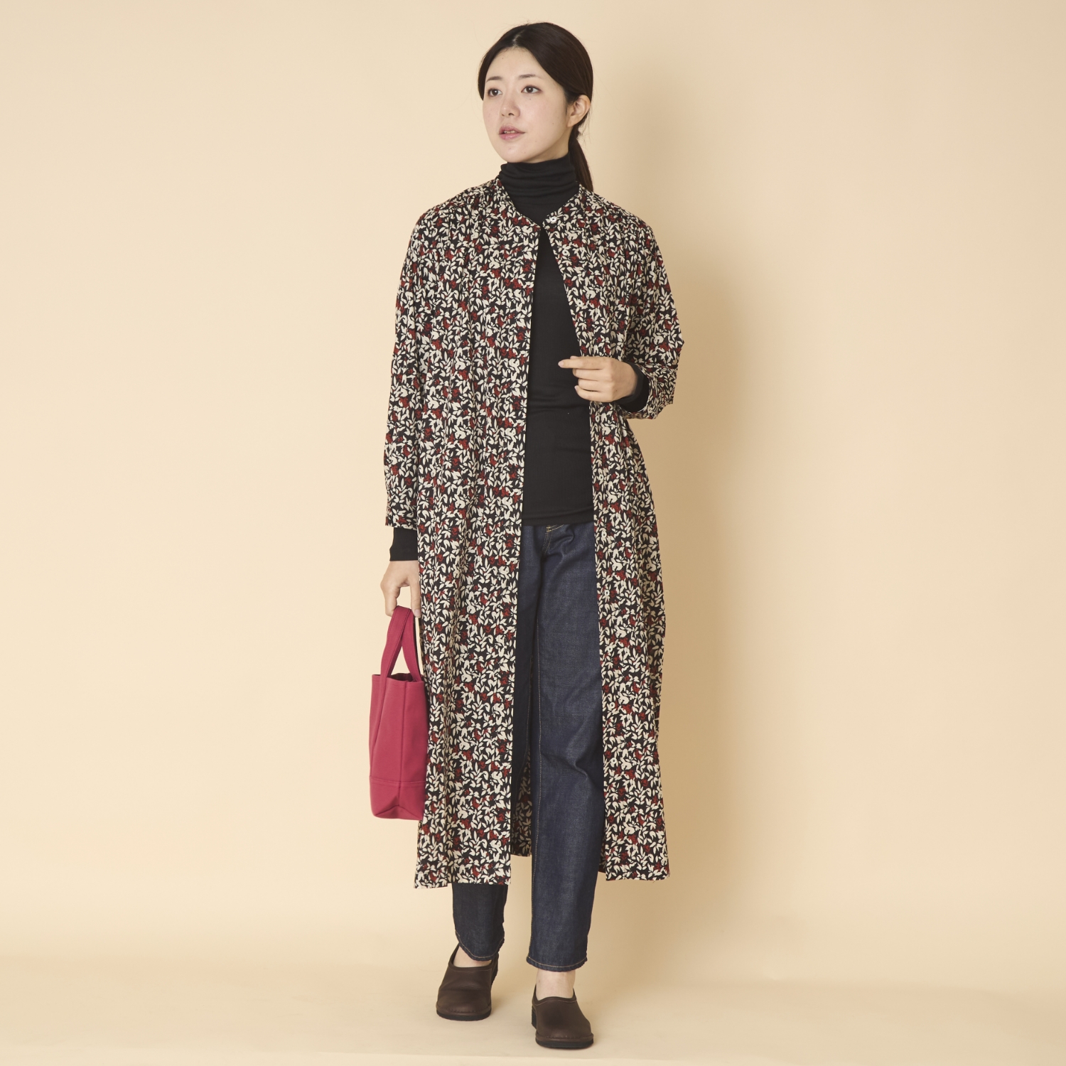 PONT DE CHALONS/フラワープリントギャザーワンピース ブラック