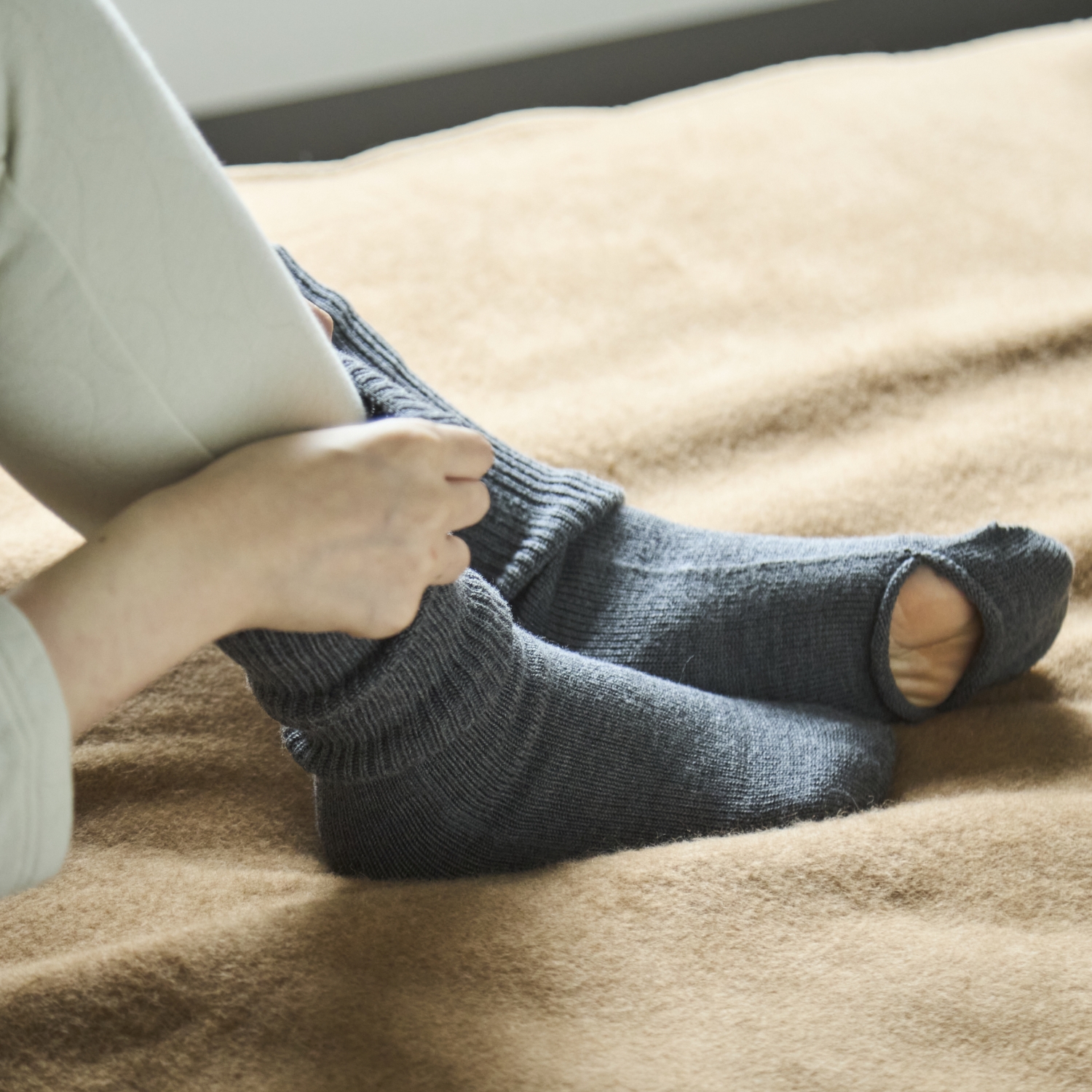 LOOM＆SPOOL/メリノウールオープンソックス 就寝用