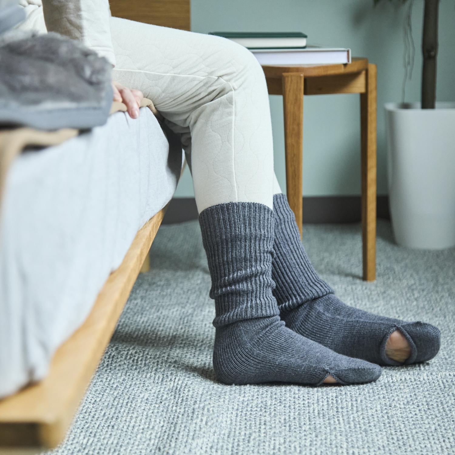 LOOM＆SPOOL/メリノウールオープンソックス 就寝用