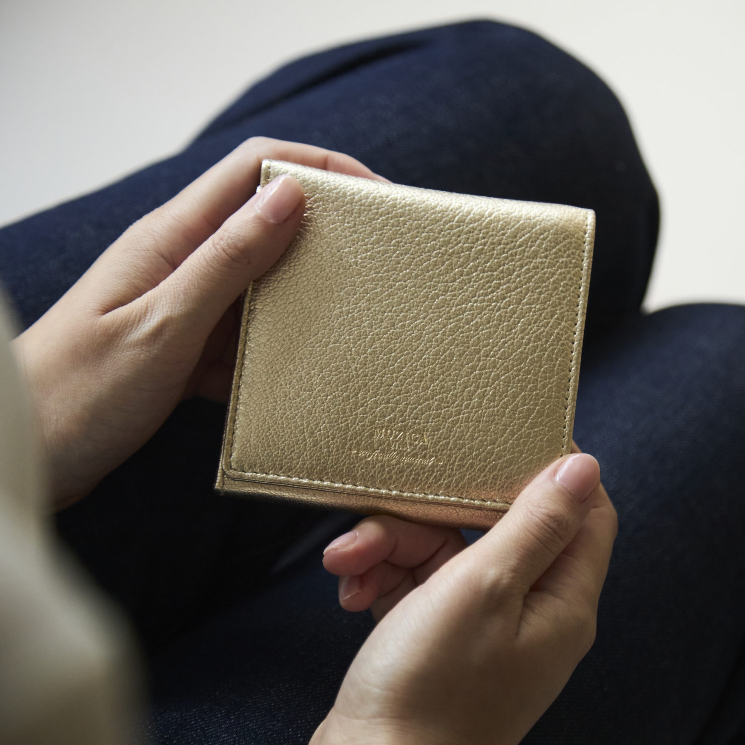 MUZICA VITA/インド山羊革2つ折り　ラメ財布